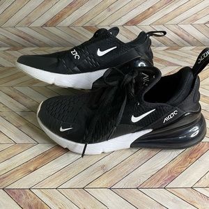 Black and white Nike Air Women Size‎ 6